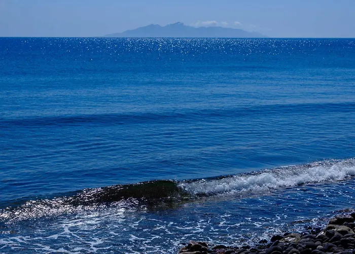 Nerea Seaside Villa Monólithosz