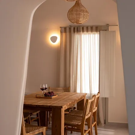 Nerea Seaside Монолитос