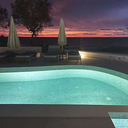 Nerea Seaside Villa *